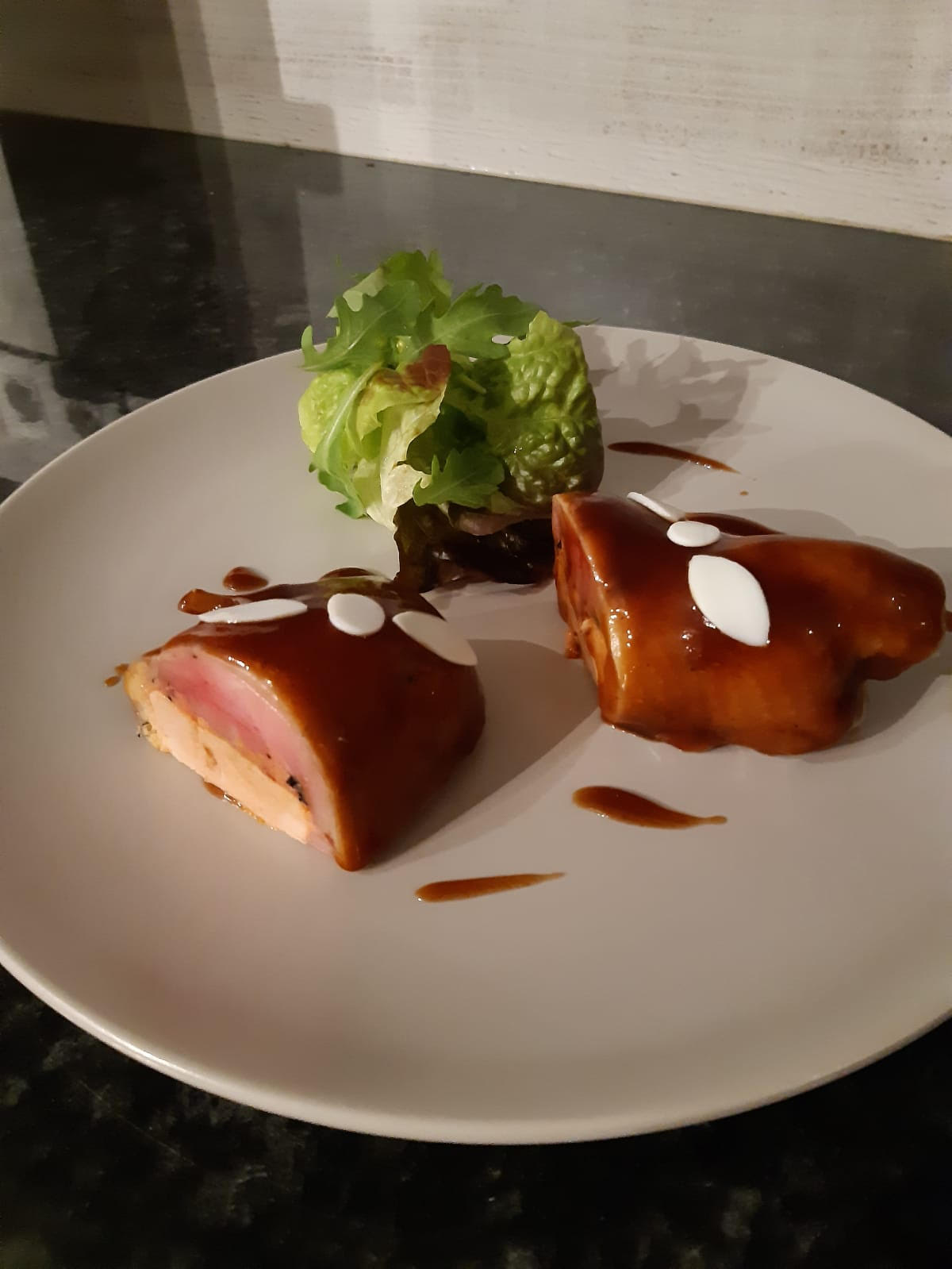 Quartiers de caille truffés et farcis au foie gras de canard (2 pièces par personne)