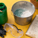 À quoi sert la bouillie bordelaise : pulvérisateur, gants, lunettes, dosages et précautions