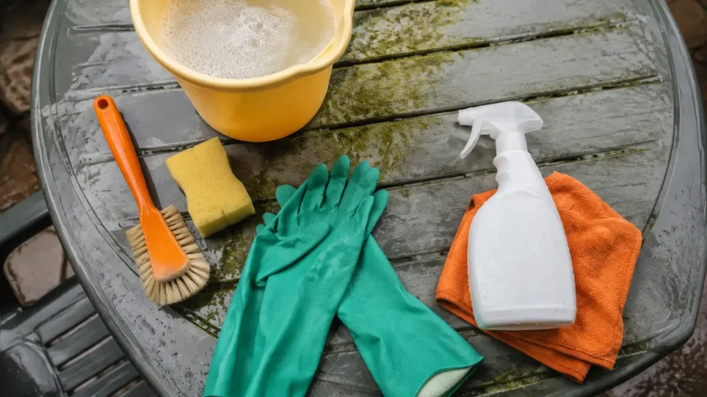 Raviver un salon de jardin en plastique vert : 15 à 20 minutes de pose, sans l’abîmer